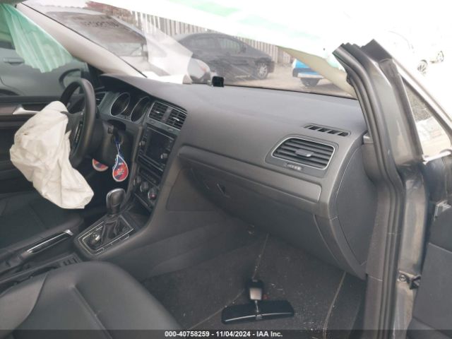 Volkswagen Golf 2021