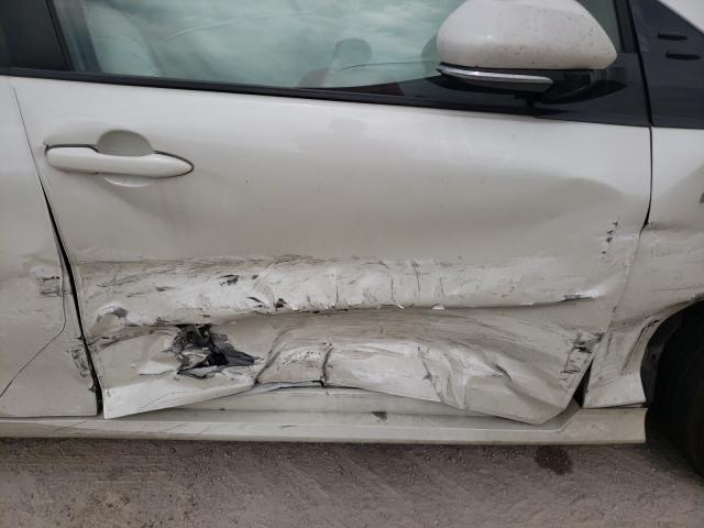 Toyota Prius IV (XW50) 2017