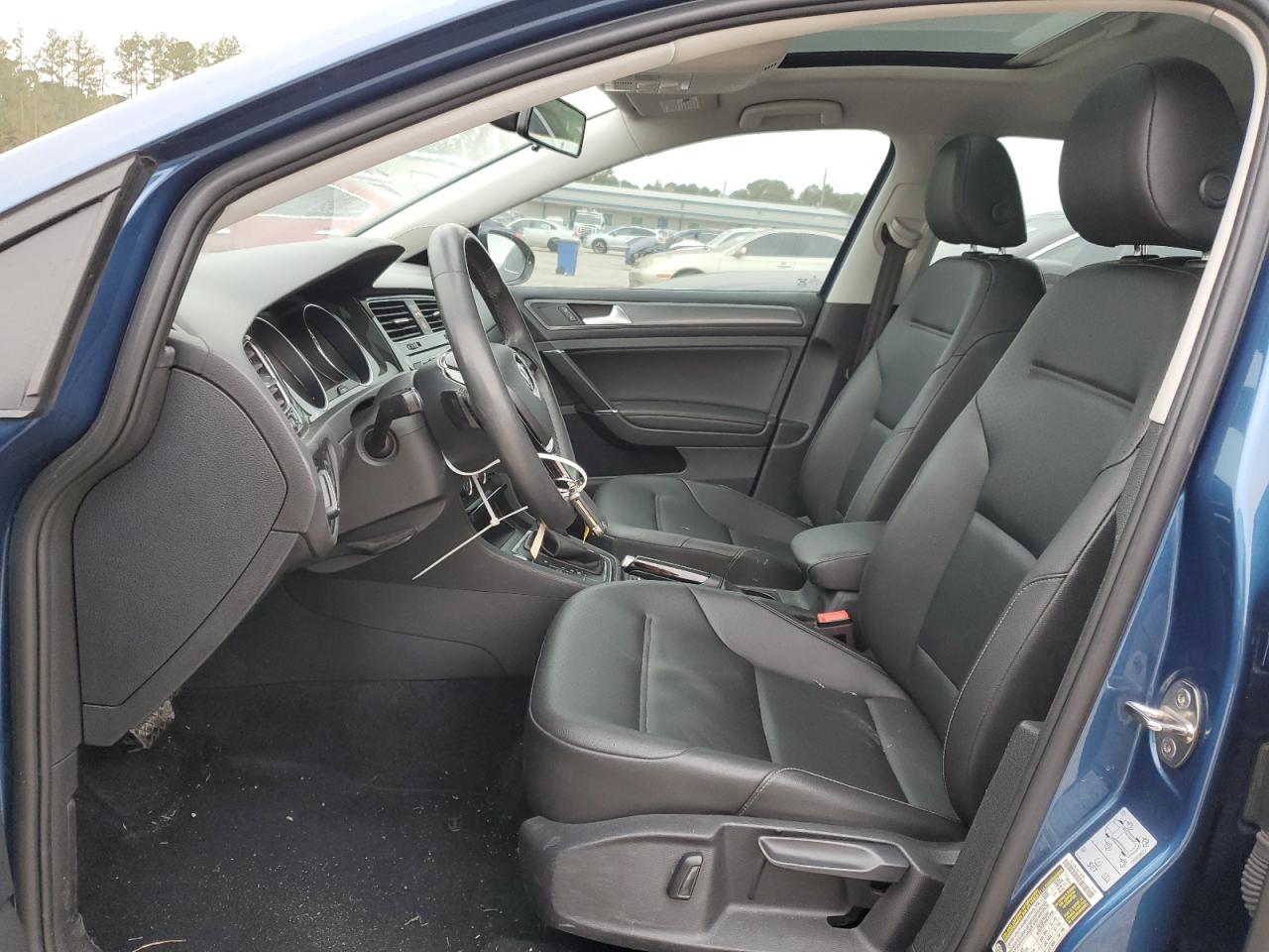 Volkswagen Golf 2021