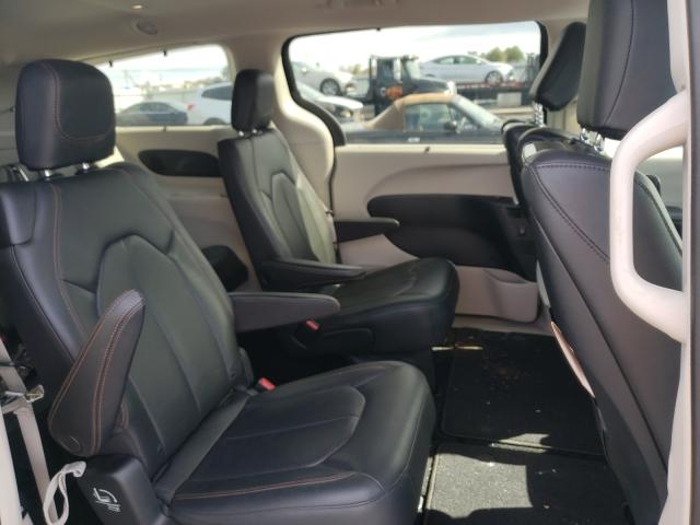 Chrysler Pacifica RU 2017