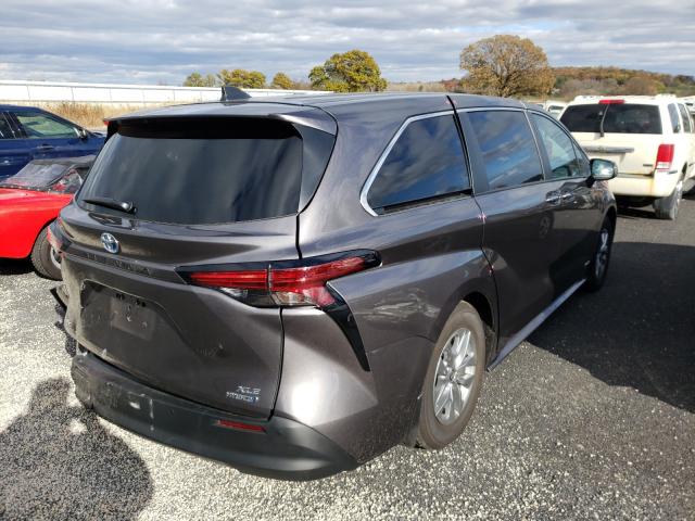 Toyota Sienna IV 2021