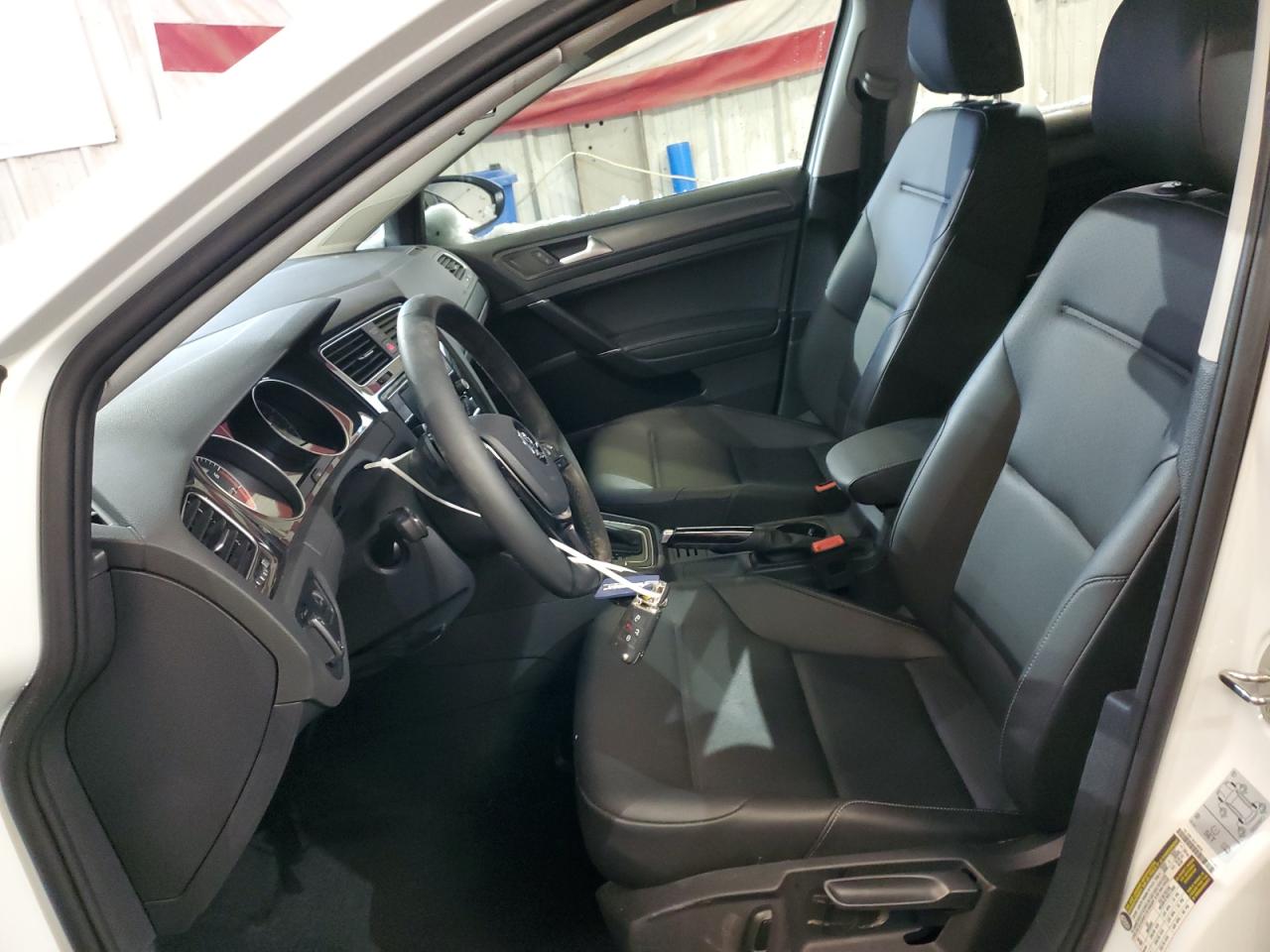 Volkswagen Golf 2021