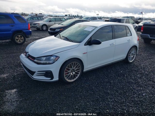 Volkswagen Golf 2021