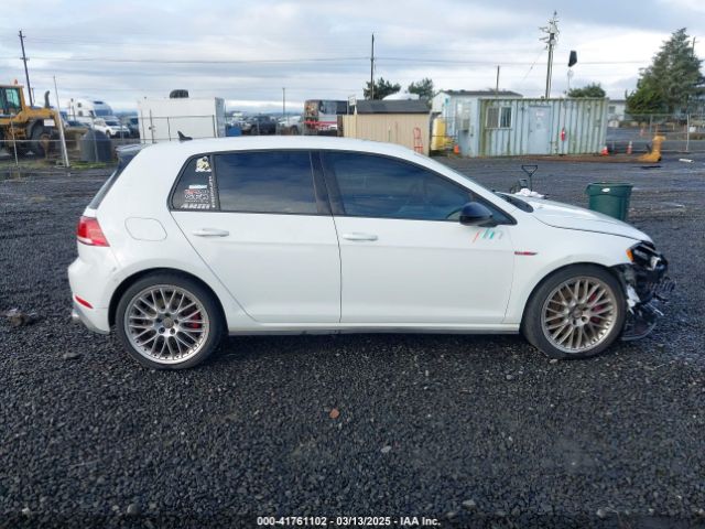 Volkswagen Golf 2021