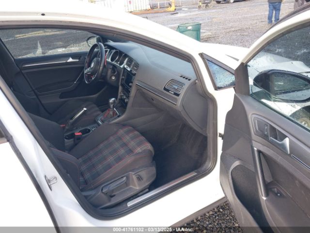 Volkswagen Golf 2021