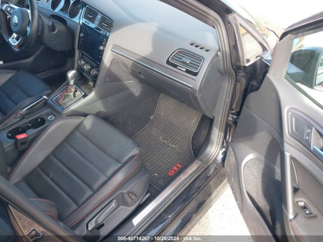 Volkswagen Golf 2021