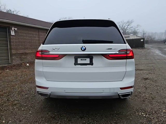 BMW X7 2021