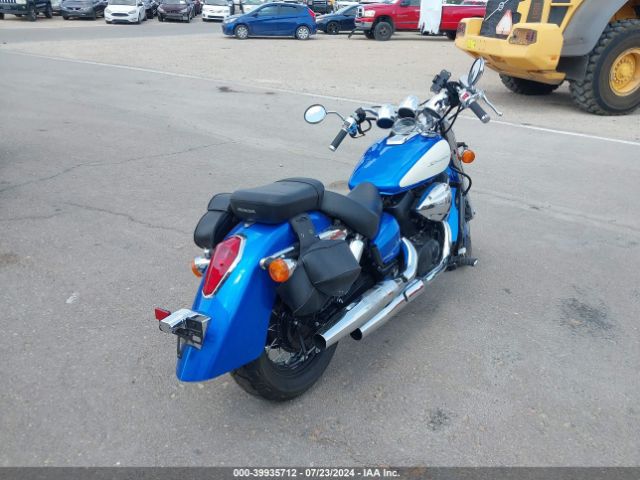 Honda VT750 2022
