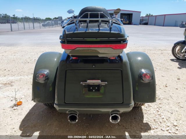 Harley Davidson FLHTCUTG 2021