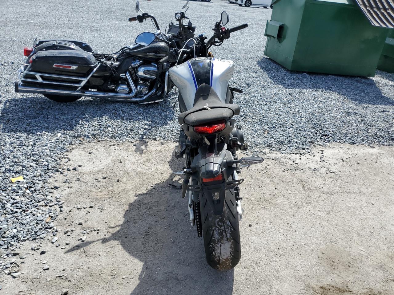 YAMAHA MT09 2023