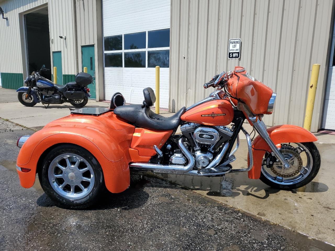 Harley Davidson FLHX 2012