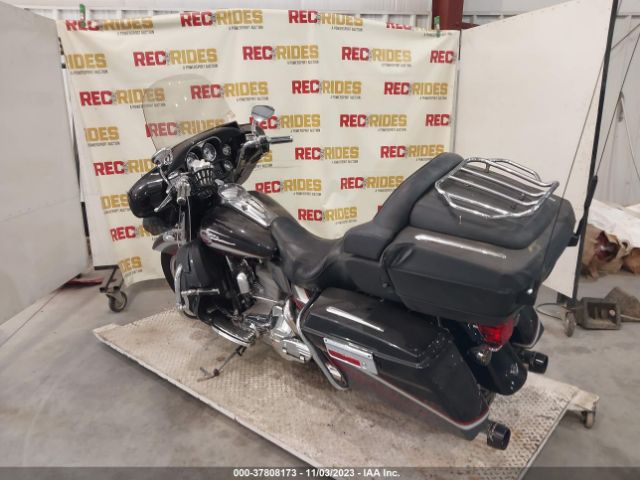 Harley Davidson FLHTCUSE 2006