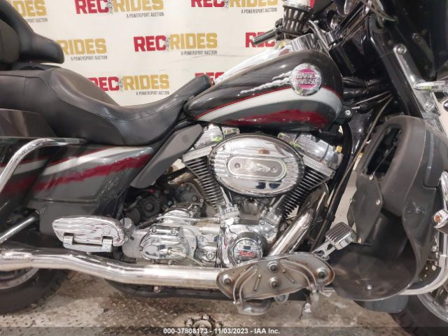 Harley Davidson FLHTCUSE 2006