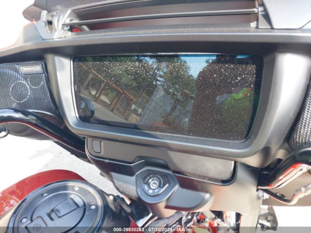 Harley Davidson FLHX 2024