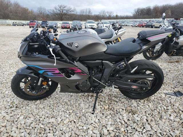 YAMAHA YZFR7 2024