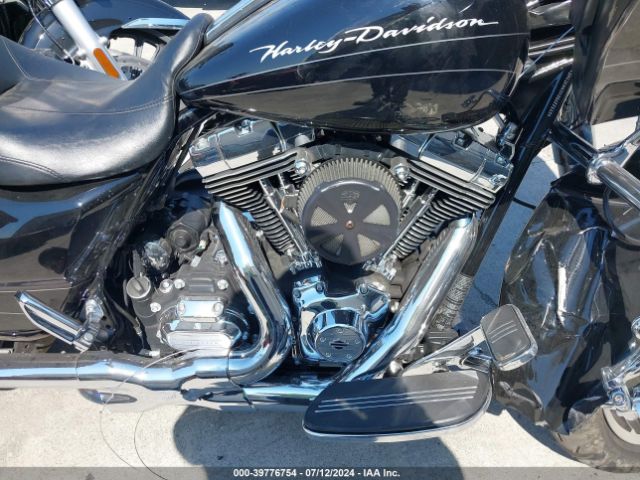 Harley Davidson FLTRX 2013