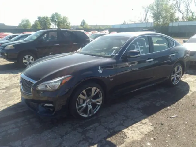 Infiniti Q70 2019